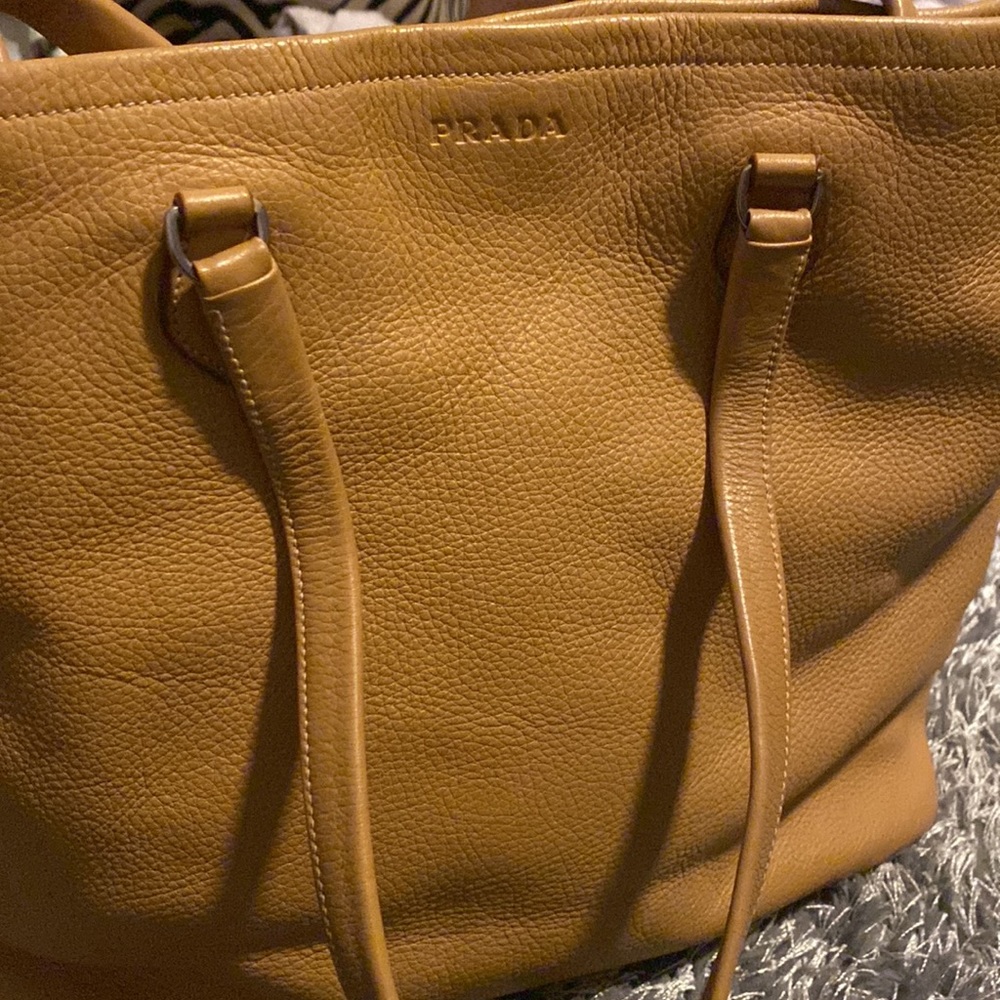 Medium size Tan Prada handbag - Picture 5 of 11